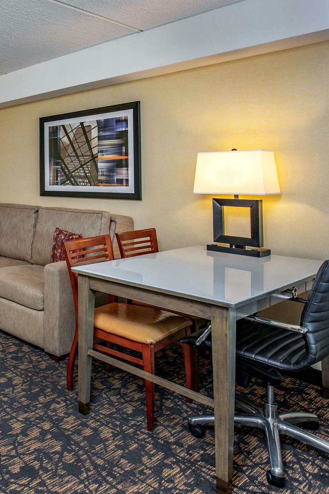 Hotel Embassy Suites Waltham photo 5