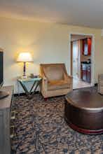 Hotel Embassy Suites Waltham photo 4