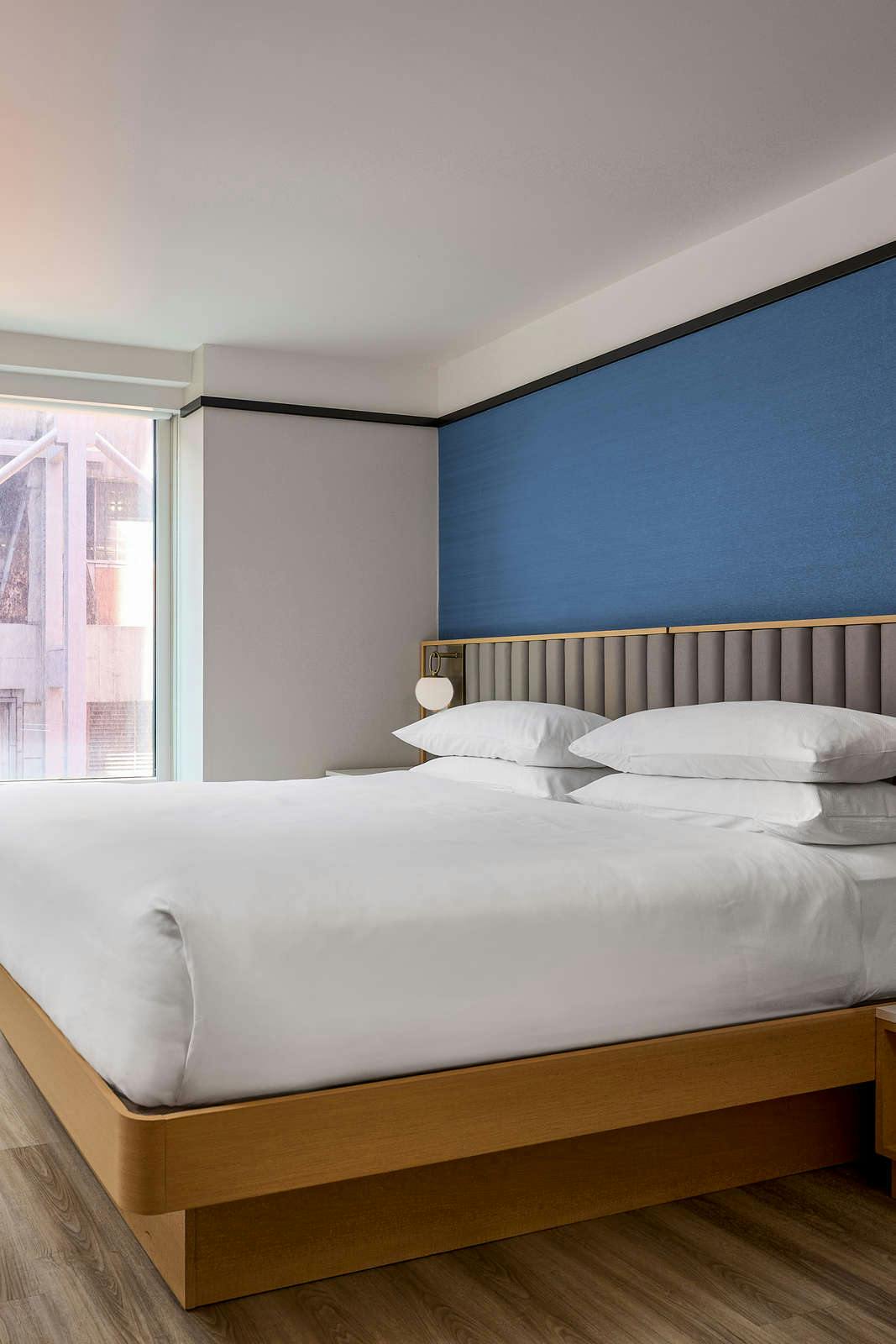 Hotel Delta Hotels by Marriott New York Times Square photo 1