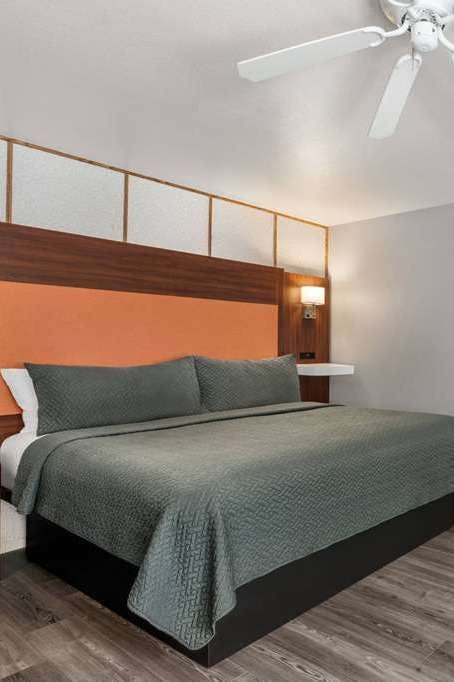 Hotel Travelodge by Wyndham Depoe Bay photo 3