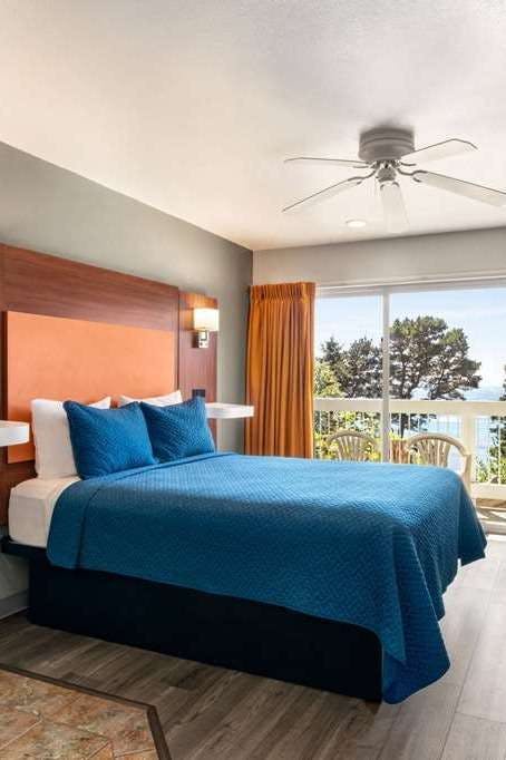 Hotel Travelodge by Wyndham Depoe Bay photo 2