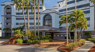 DoubleTree by Hilton Hotel West Palm Beach Airport