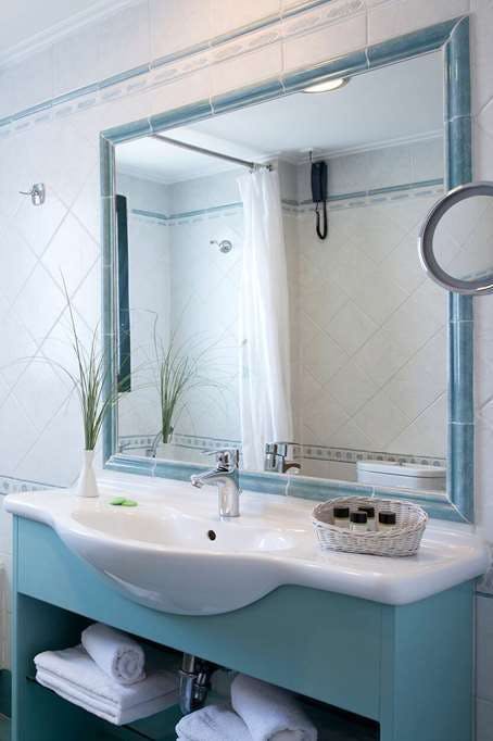 Hotel Ramada by Wyndham, Athens Club Attica Riviera photo 3