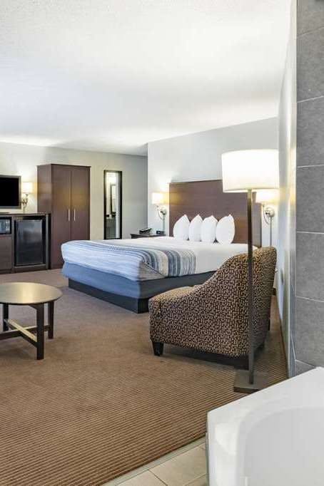 Hotel AmericInn by Wyndham Plover Stevens Point photo 3