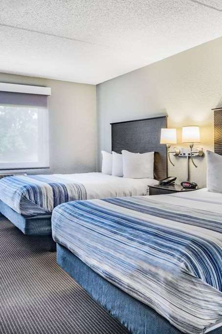 Hotel AmericInn by Wyndham Plover Stevens Point photo 2