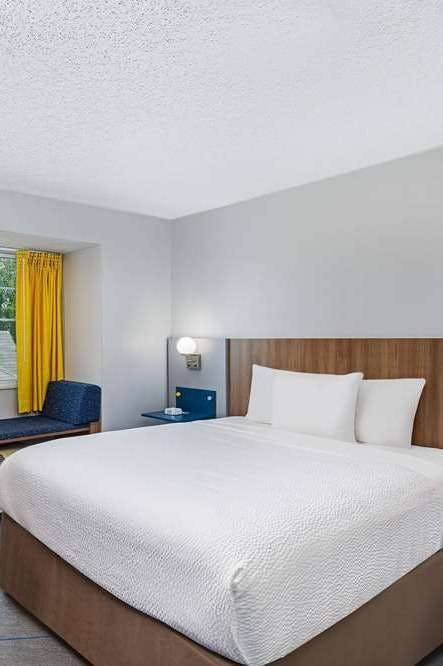 Hotel Microtel Inn & Suites by Wyndham Columbus North photo 1