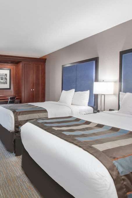 Hotel Wingate by Wyndham Charleston Coliseum photo 5