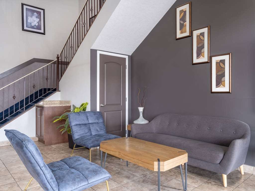 Hotel Travelodge by Wyndham Wetaskiwin photo 5