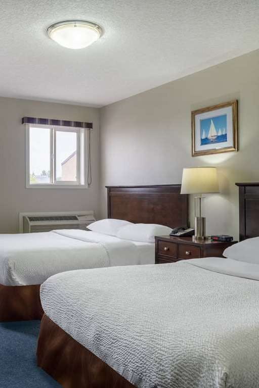 Hotel Travelodge by Wyndham Wetaskiwin photo 2