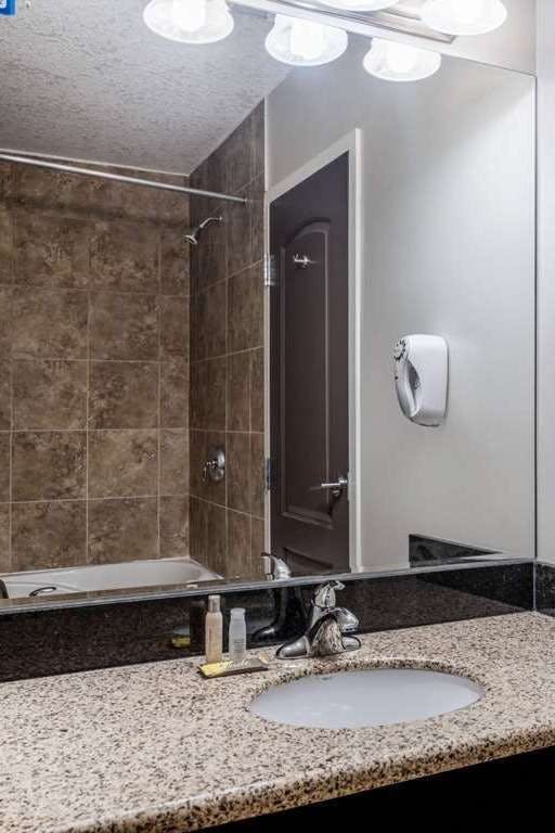 Hotel Travelodge by Wyndham Wetaskiwin photo 4