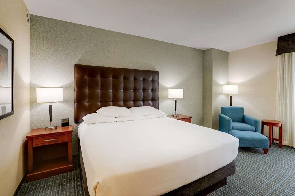 Hotel Drury Inn and Suites Phoenix Chandler Fashion Center photo 2