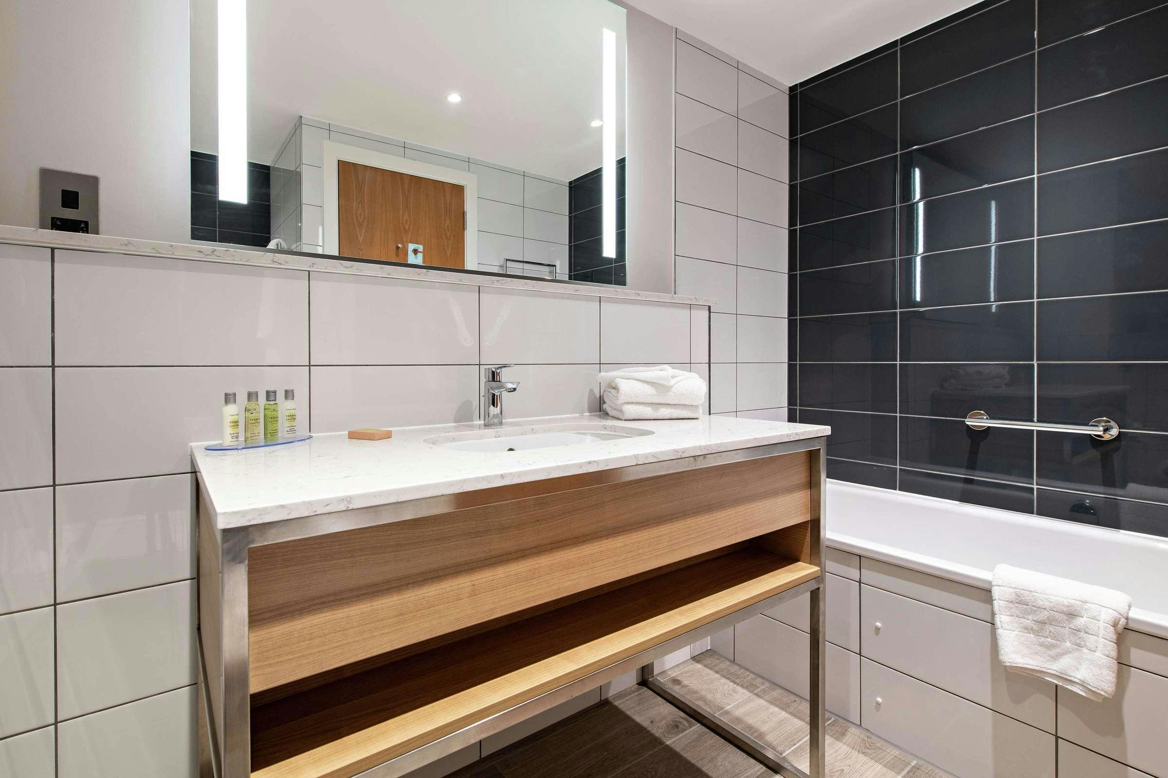 Hotel Hilton Garden Inn Abingdon Oxford photo 4