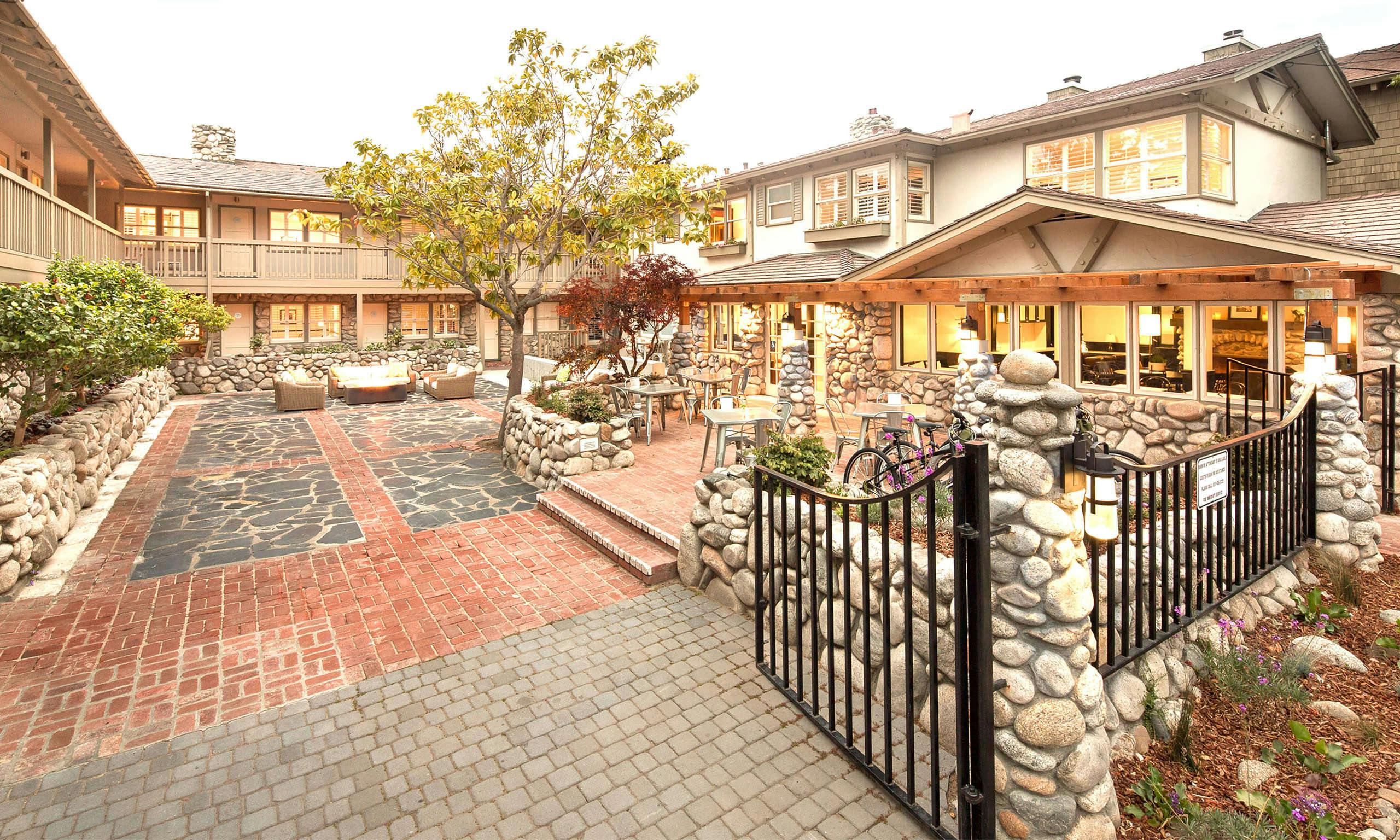 Le Petit Pali at 8th Ave