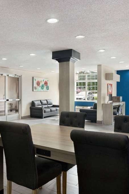 Hotel Microtel Florence CVG Airport photo 5