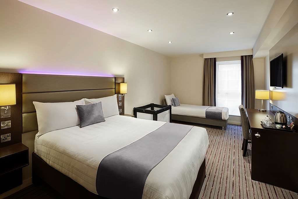 Hotel The Milestone Peterborough Hotel, Sure Collection By Bw photo 2