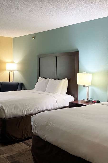 Hotel Wyndham Garden Newark Fremont photo 2