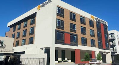 La Quinta Inn & Suites by Wyndham San Jose Airport-Downtown