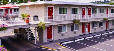 Campus Inn & Suites