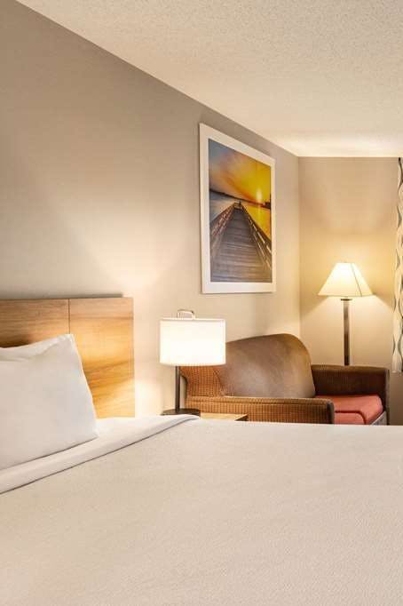 Hotel Days Inn by Wyndham Shallotte photo 4