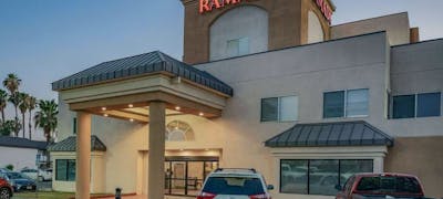 Ramada Bakersfield North