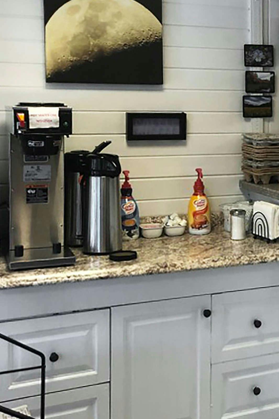 Hotel Colonial Inn Ellsworth photo 4