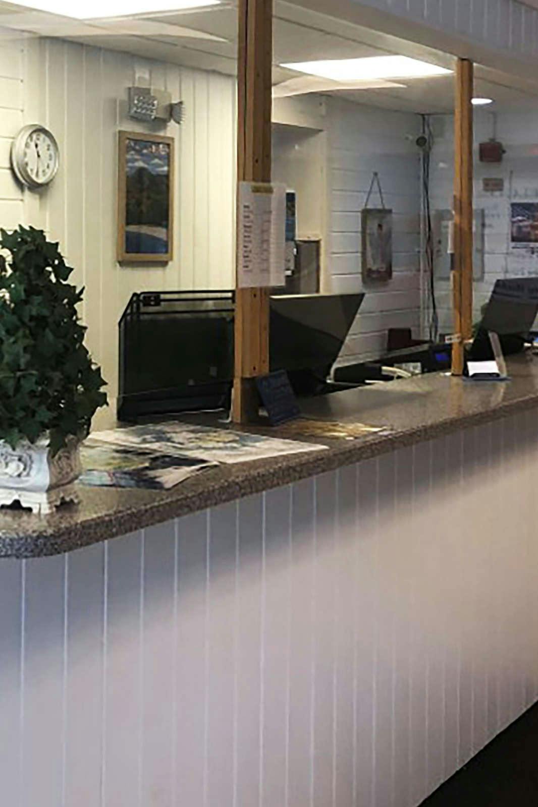 Hotel Colonial Inn Ellsworth photo 5