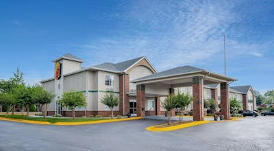 Super 8 by Wyndham Salisbury