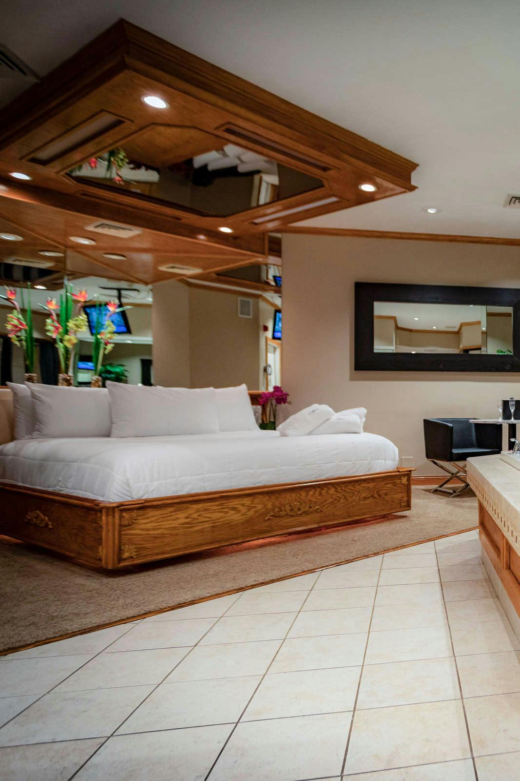 Hotel Sybaris Suites Mequon photo 3