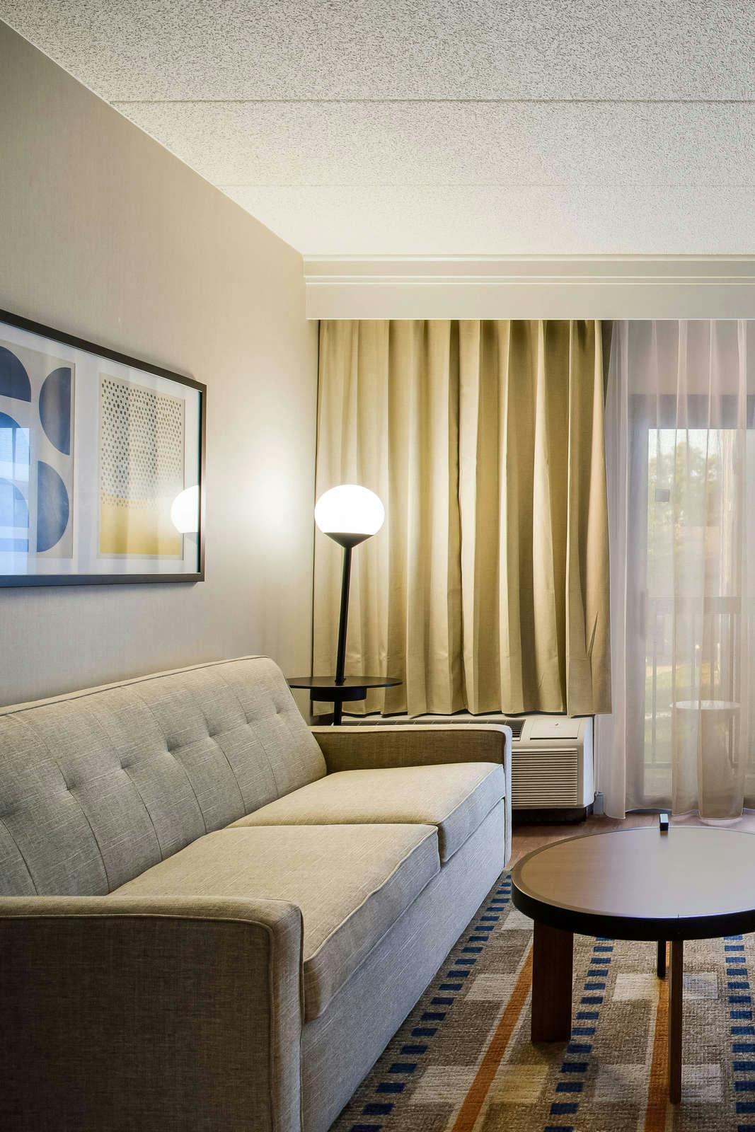 Hotel Sonesta Select Philadelphia Airport photo 4