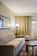 Hotel Sonesta Select Philadelphia Airport photo 4