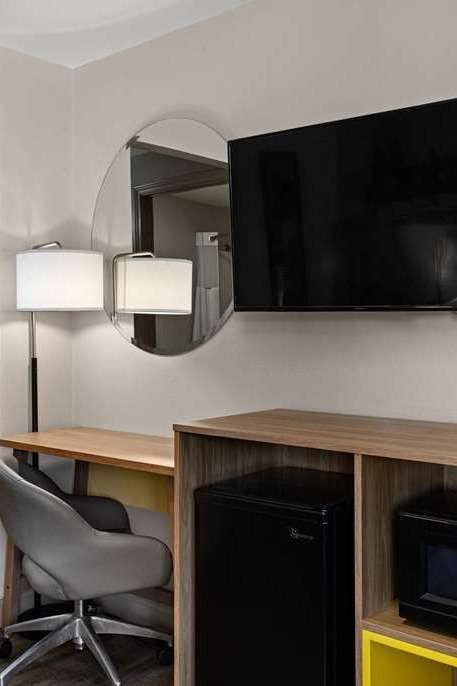 Hotel Days Inn by Wyndham Lakewood South Tacoma photo 3