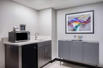 Hotel Wyndham Indianapolis Airport photo 5