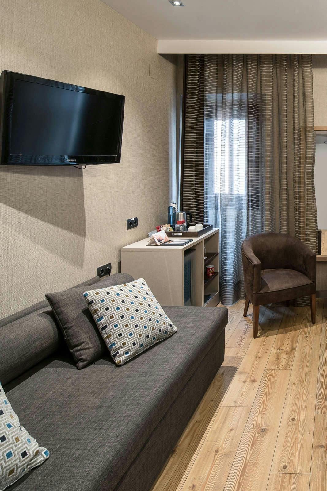 Hotel Catalonia Born photo 5