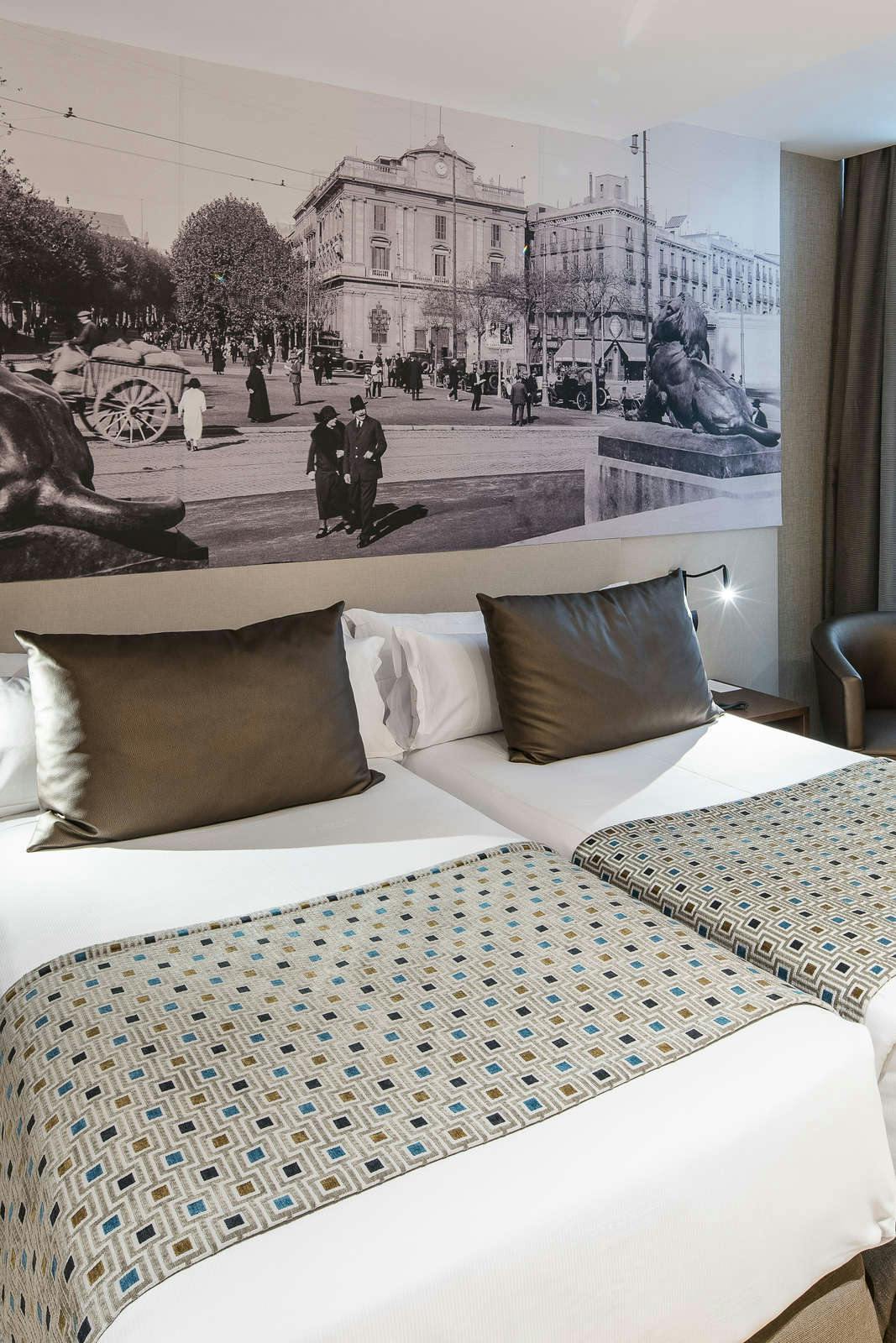 Hotel Catalonia Born photo 3