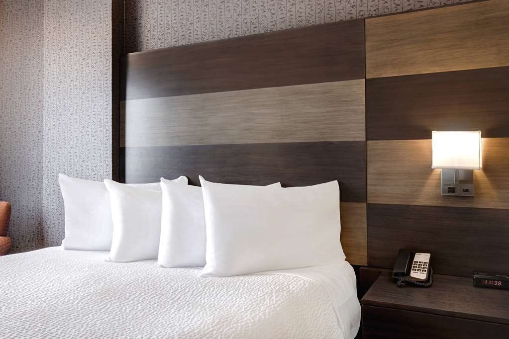 Hotel Days Inn by Wyndham Calgary South photo 1