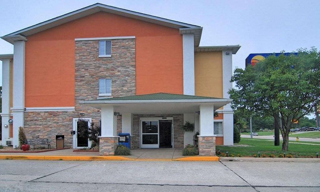 AmericInn by Wyndham Quincy