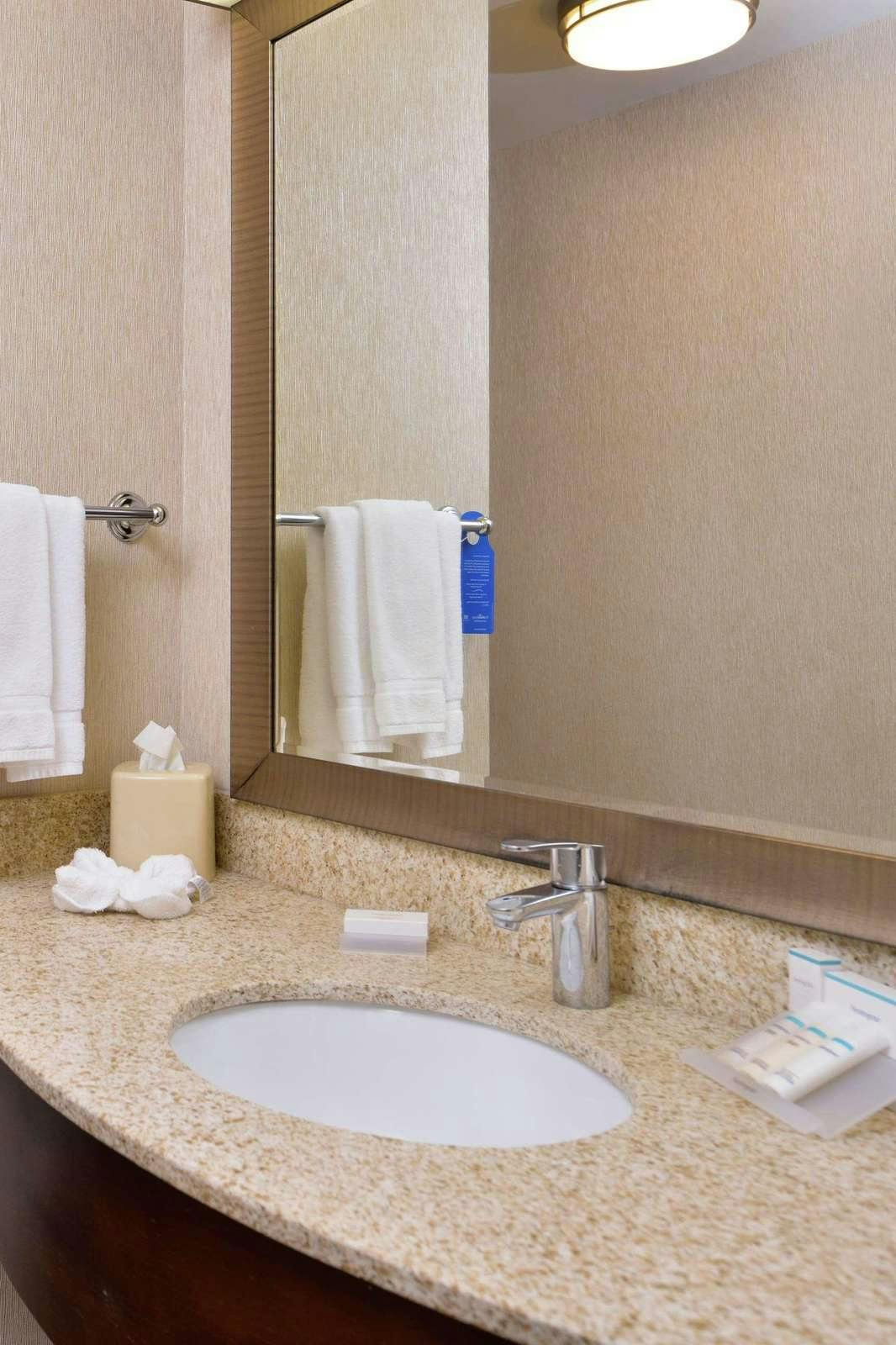 Hotel Hilton Garden Inn Boise Spectrum photo 2