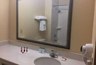 Hotel Baymont Portage photo 4