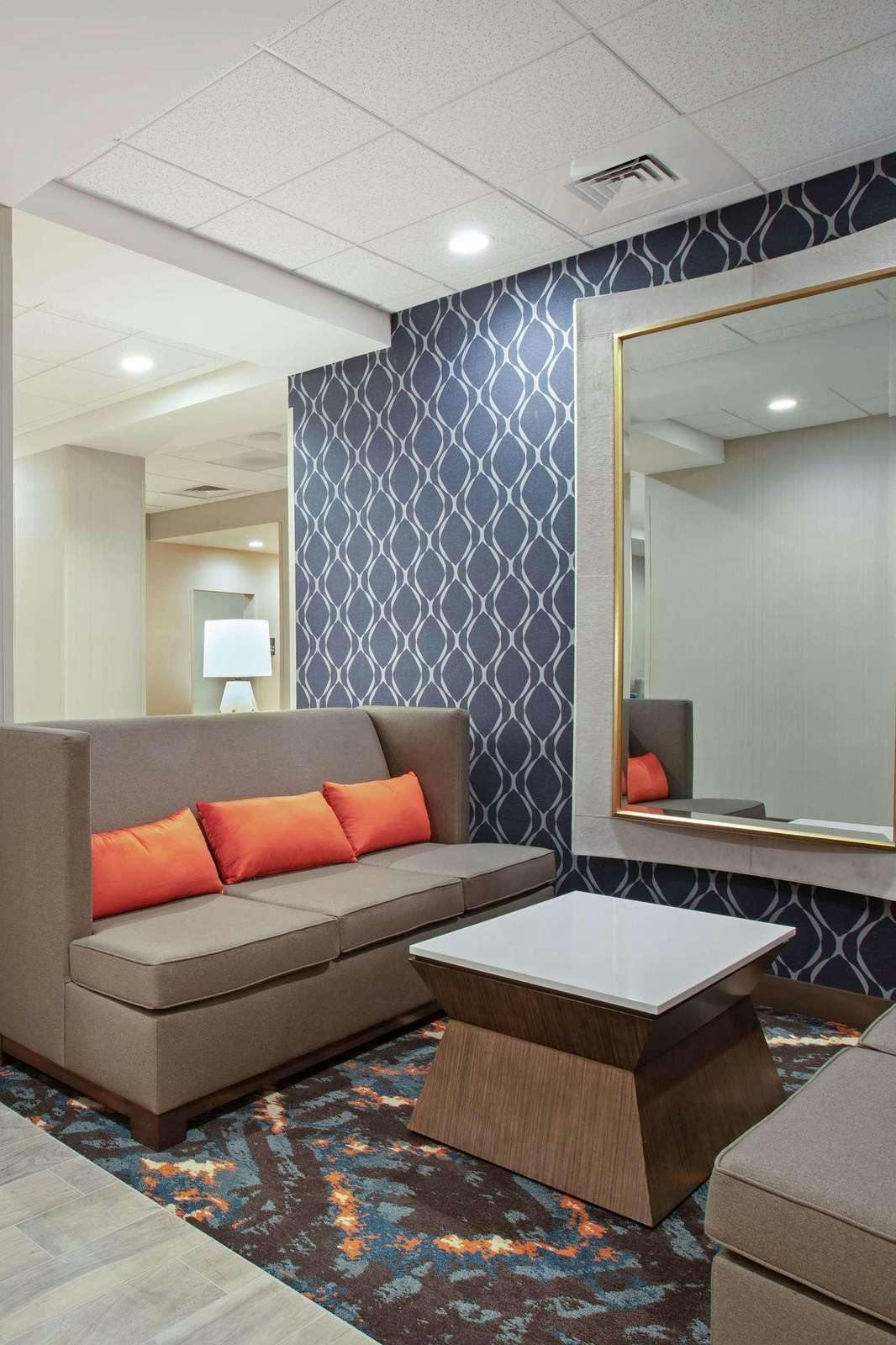 Hotel Hampton Inn & Suites Logan photo 1