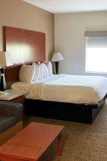 Hotel AmericInn by Wyndham Grinnell photo 2