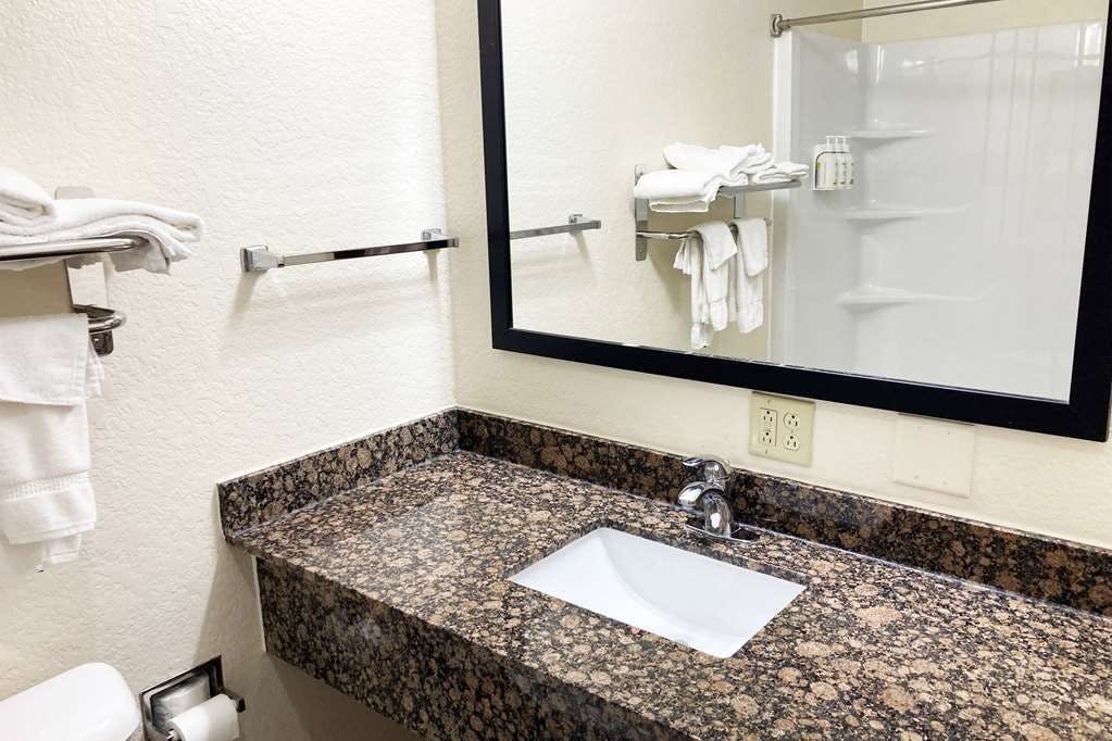 Hotel AmericInn by Wyndham Grinnell photo 5