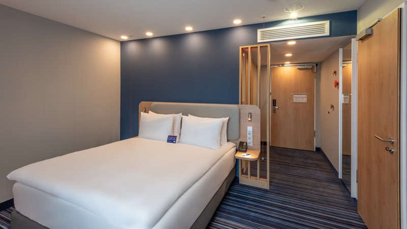 Hotel Holiday Inn Express Hamburg South A7/As42 photo 1