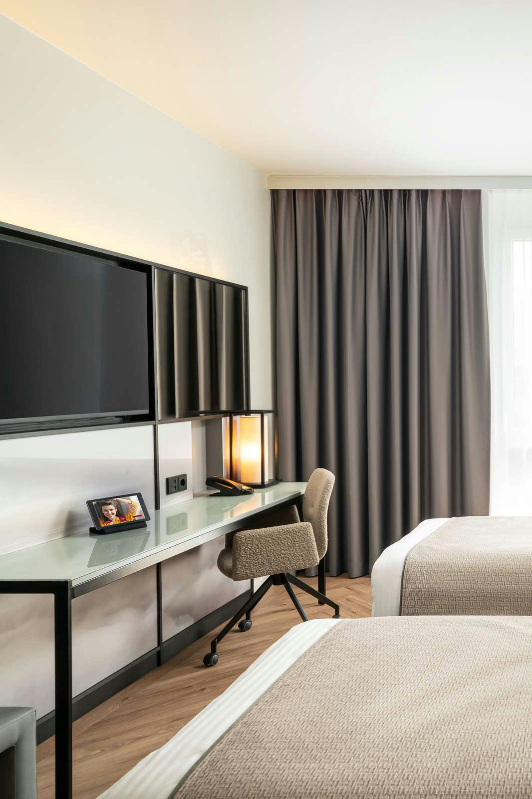 Hotel Leonardo Royal Hotel Cologne Bonn Airport photo 1