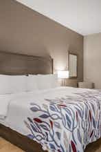 Hotel Red Roof Inn Lancaster, TX photo 2