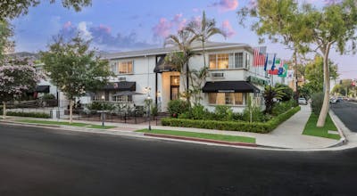 Wilshire Crest Hotel