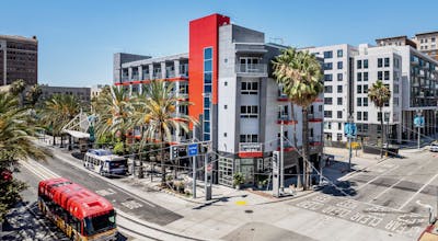 Hotel Mai Downtown Long Beach