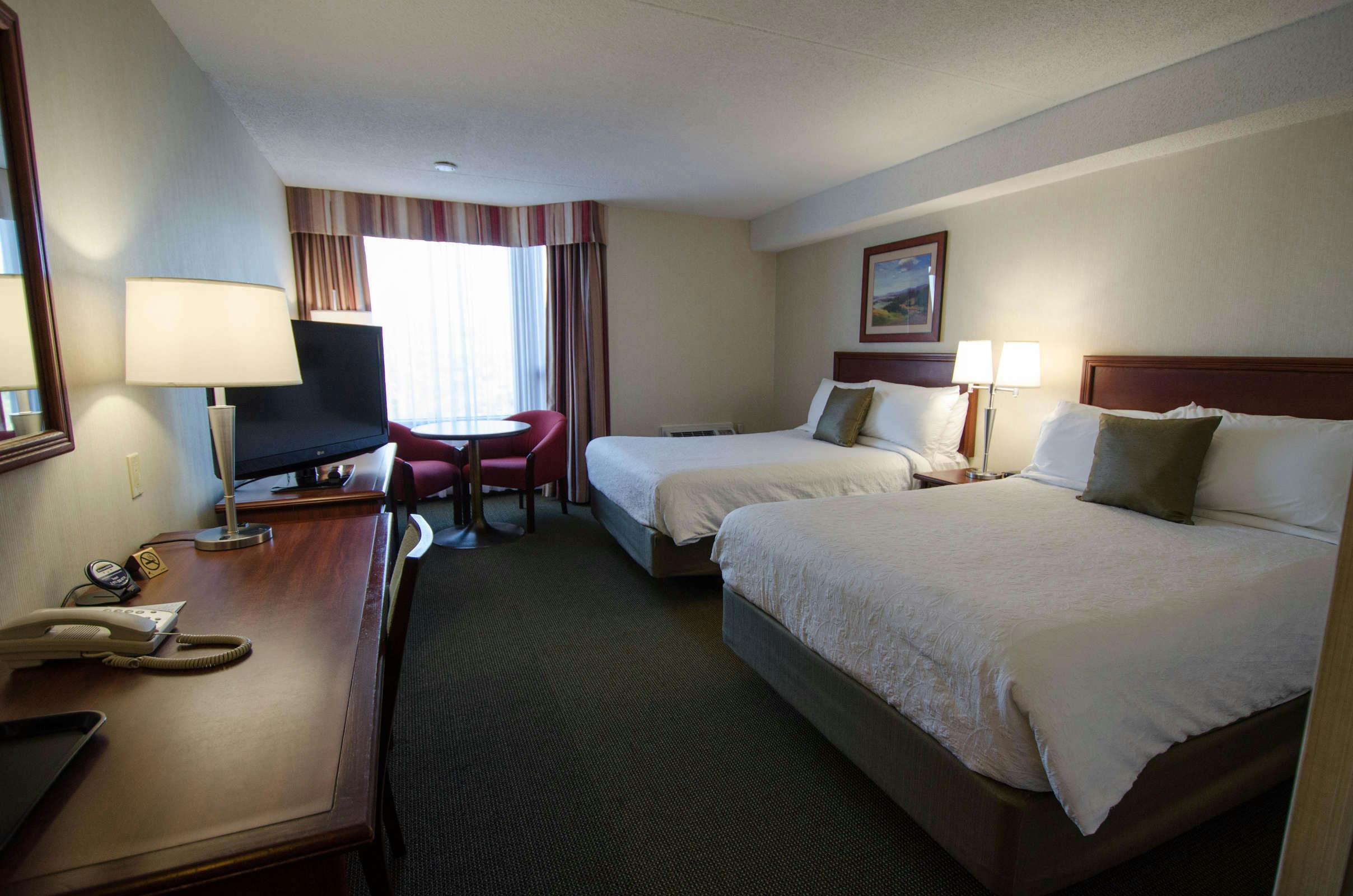 Hotel Hotel WelcomINNS Montreal-Boucherville photo 1