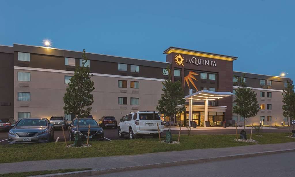 La Quinta Inn & Suites by Wyndham Portland DT/Maine Med