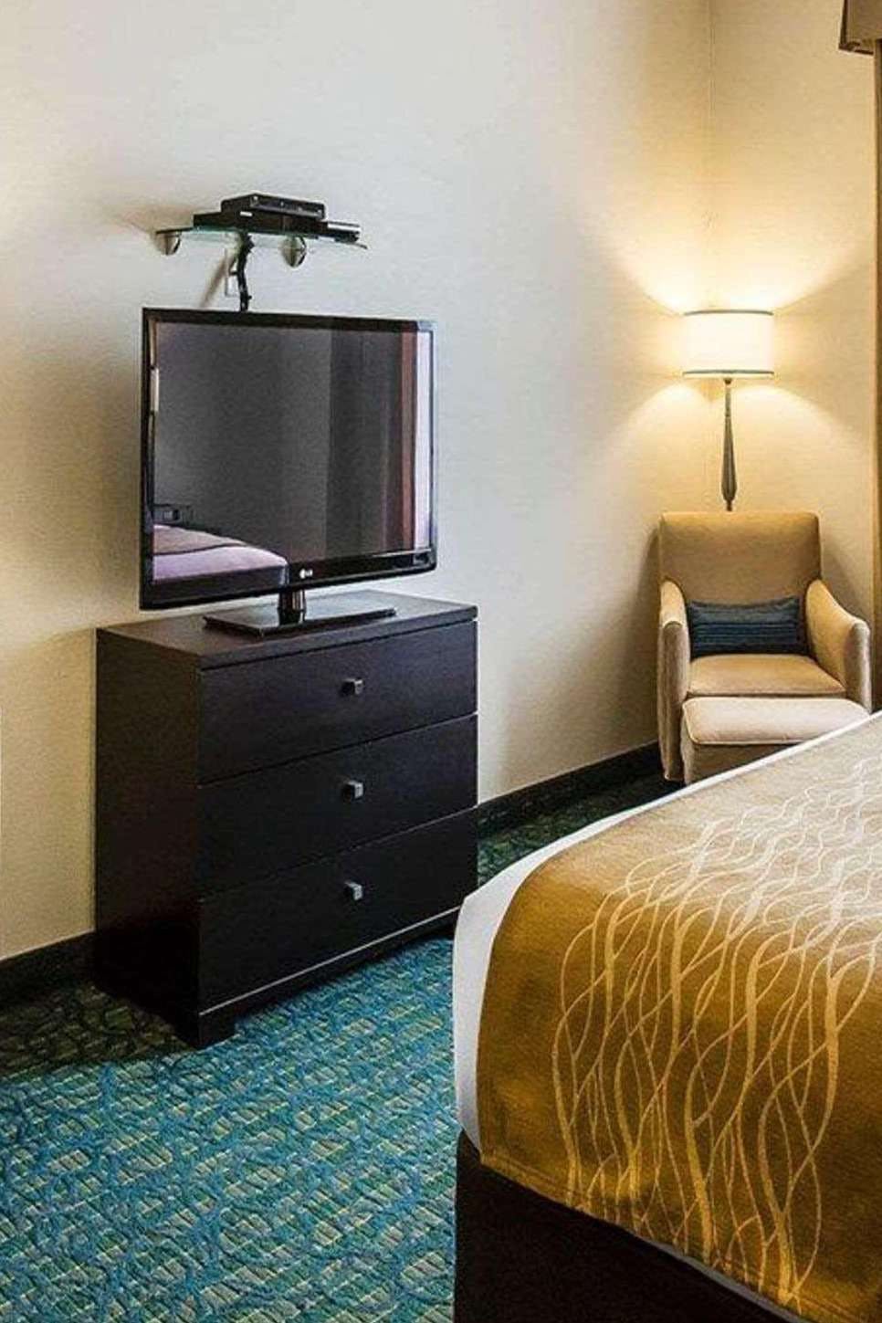 Hotel Comfort Hotel Bayer's Lake photo 2