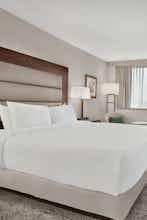 Hotel Hilton Arlington National Landing photo 1